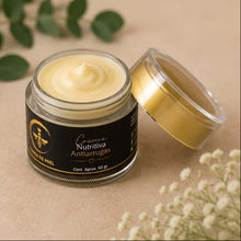 Cargar imagen en el visor de la galería, Crema antiarrugas con colágeno en envase de vidrio, ideal para rejuvenecer la piel y combatir signos de envejecimiento.