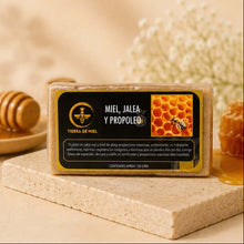 Cargar imagen en el visor de la galería, Jabón de miel y propóleo para imperfecciones con ingredientes naturales, ideal para limpiar y suavizar la piel.