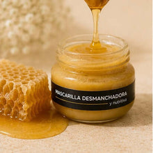 Cargar imagen en el visor de la galería, mascarilla para manchas con miel y cítricos en frasco con miel y panal de abeja