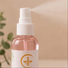 Cargar imagen en el visor de la galería, Suero facial hidratante con agua de rosas y ácido hialurónico en spray