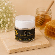 Cargar imagen en el visor de la galería, Crema Quita Manchas  Con Jalea Real Y Semilla De Uva.
