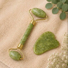 Cargar imagen en el visor de la galería, Kit Gua Sha Y Rodillo De Jade Natural
